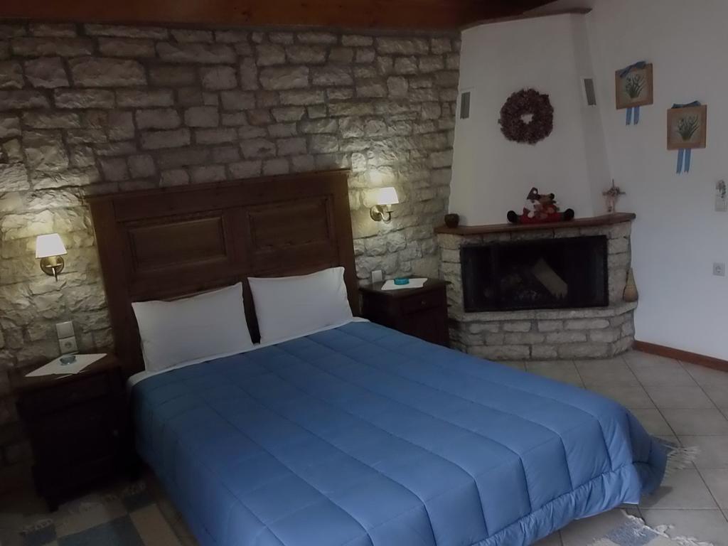 Petrino Hotell Mega Chorio Rum bild